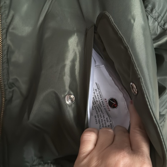 ✈️ Bomber Jacket punk rock patches worn once! Men’s medium women’s L to XL - Picture 4 of 15